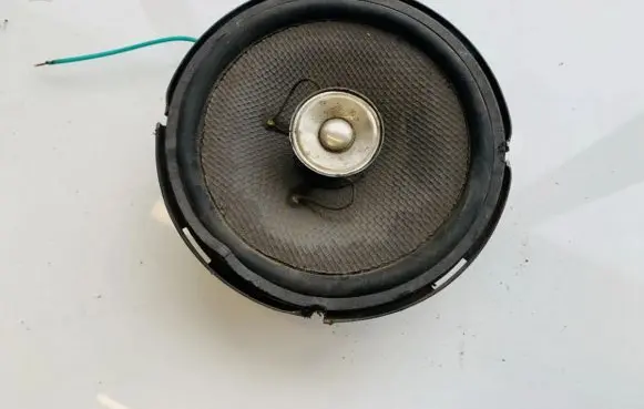 Subaru Impreza I Front door speaker