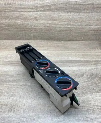 BMW 5 E34 Climate control unit 8351651 8351653 13913