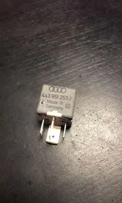 Audi A4 S4 B5 8D Other relay 443951253J