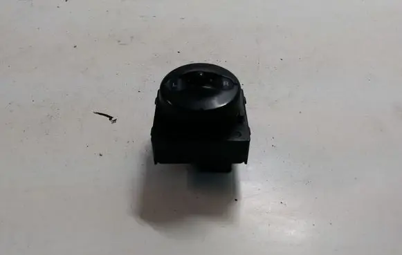 Wing mirror switch