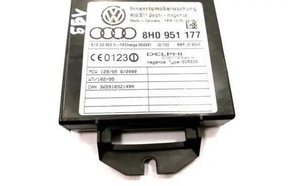 Audi A4 S4 B7 8E 8H Alarm control unit/module 8H0951177