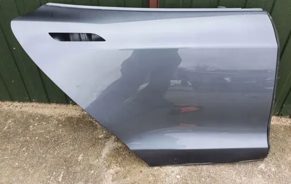 Tesla Model S Rear door 0000111