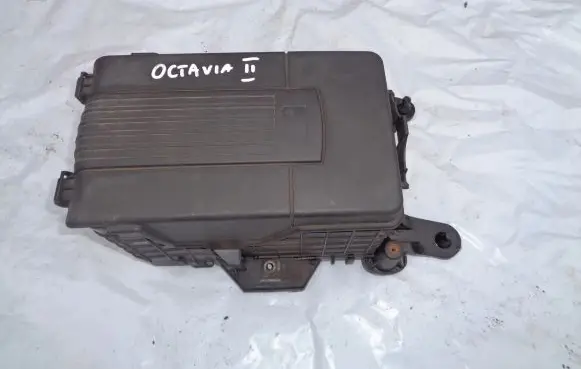 Skoda Octavia Mk2 (1Z) Battery tray 1K0915333C