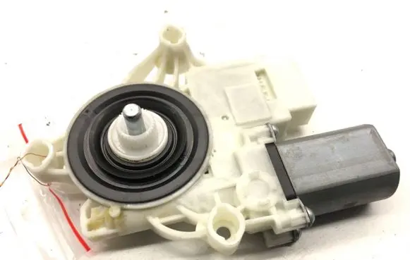 BMW X5 G05 Rear door window regulator motor 9479073