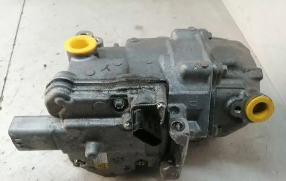 Toyota Auris E180 Air conditioning (A/C) compressor (pump) 0422001330 07464