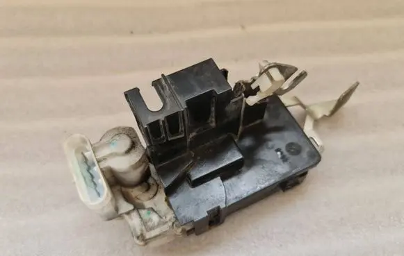 Peugeot Boxer Front door lock 