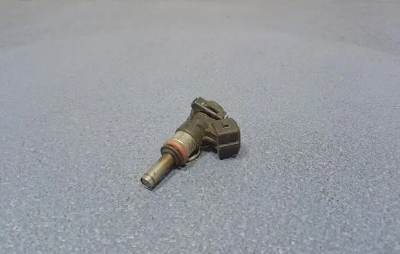 Fuel injector