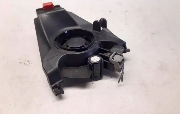 Volvo XC70 Front door speaker 8633992 06W26 CMV5A