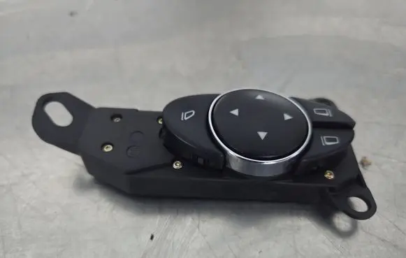 Mercedes-Benz E W211 Wing mirror switch 2118208510 03211011