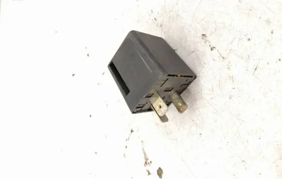 Opel Vectra C Cruise control relay 90240665 05997820