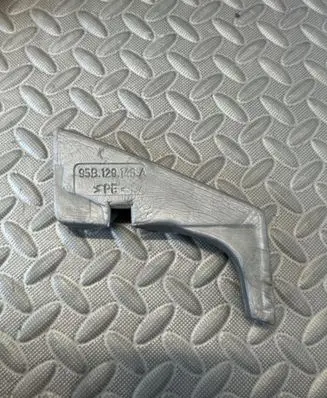 Porsche Macan (95B) Radiator mount bracket 95B129146A