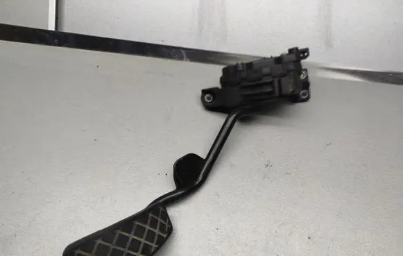 Audi A4 S4 B6 8E 8H Accelerator throttle pedal 8E2721523A