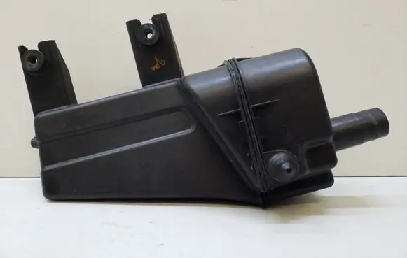 Jeep Cherokee Intake resonator 68224520AA