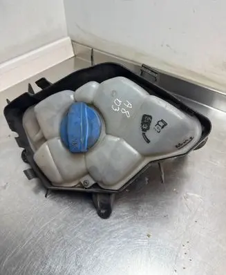 Audi A8 S8 D3 4E Coolant expansion tank/reservoir 4E0121424B