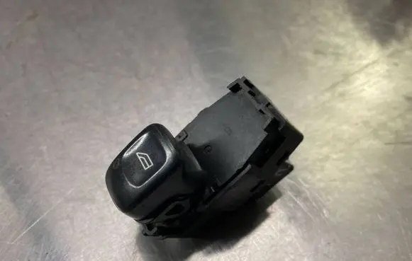 Volvo V70 Seat control switch 19206 8685288