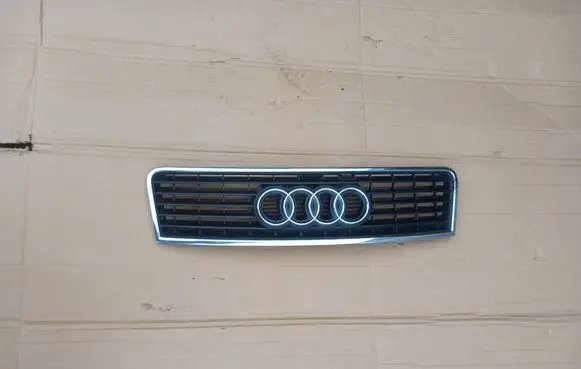 Audi A6 S6 C5 4B Front grill 4b0853651f 4b0853651
