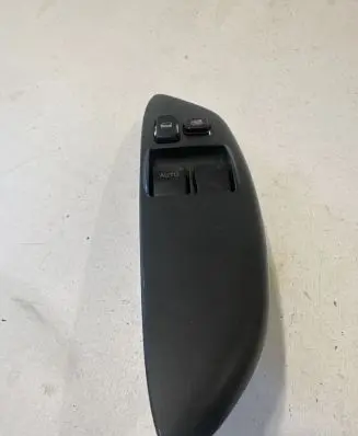 Toyota Yaris Electric window control switch 0115e49