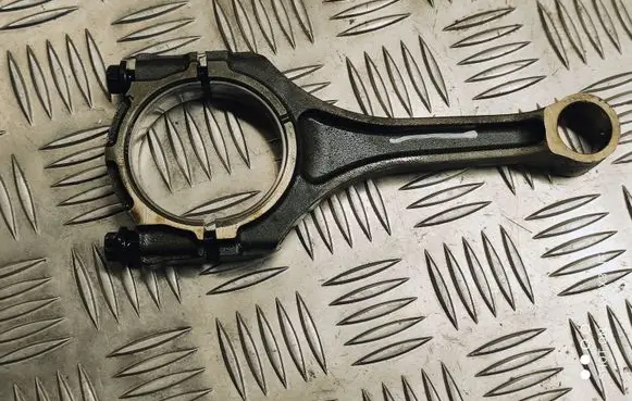 Jeep Cherokee Connecting rod/conrod 05047574AA