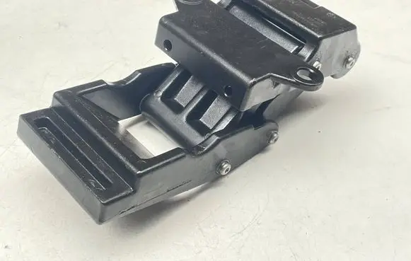 Volkswagen Golf VIII Rear glass lock/latch Q112 HK8M16486AA