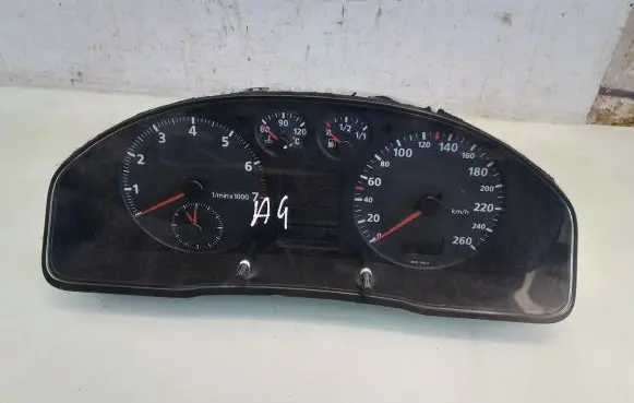 Audi A4 S4 B5 8D Speedometer (instrument cluster) 88311225