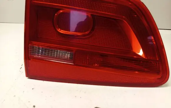 Volkswagen Touran II Tailgate rear/tail lights 1T0945093 176452