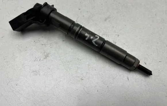Mercedes-Benz E W211 Fuel injector 0445115064