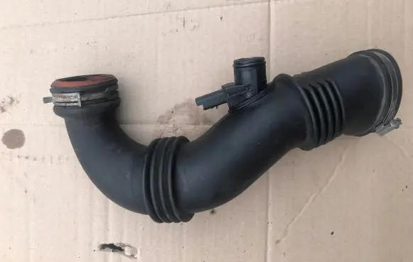 Citroen C5 Intercooler hose/pipe 9687883780