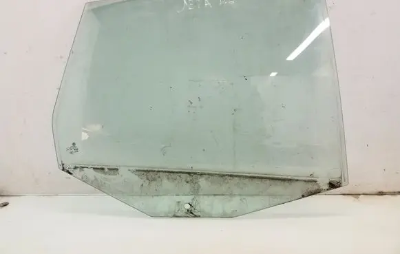 Volkswagen Jetta V Rear door window glass 43R004584