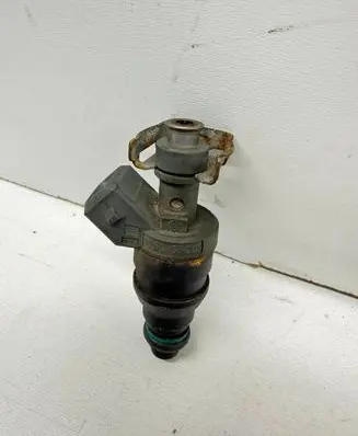 Mercedes-Benz E W124 Fuel injector A0000787323 0000787323 BOSCH