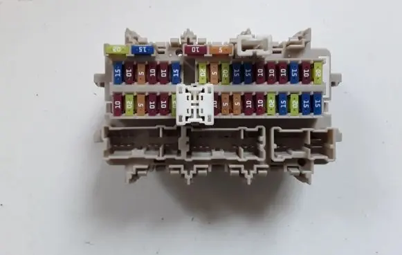 Nissan Qashqai Fuse module 4EB0A
