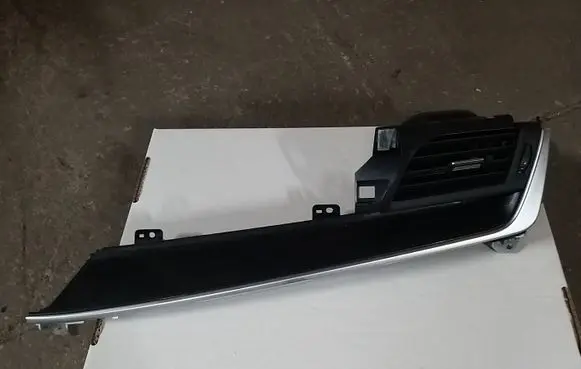 Dashboard side air vent grill/cover trim