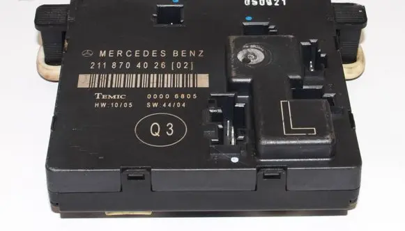 Mercedes-Benz E W211 Other control units/modules 2118704026 a2118704026 0006805