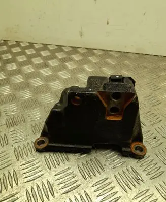 KIA Sportage Engine mounting bracket 3F08S5