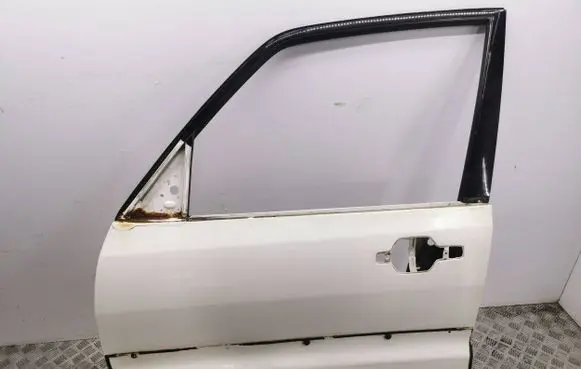 Mitsubishi Pajero Front door