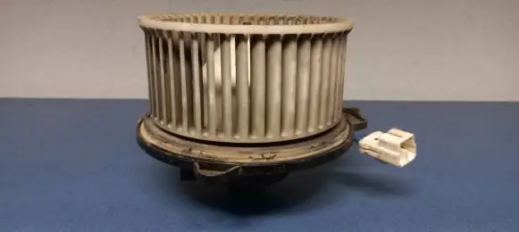 Mazda 626 Heater fan/blower 8940000