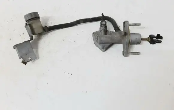 Honda CR-V Clutch master cylinder