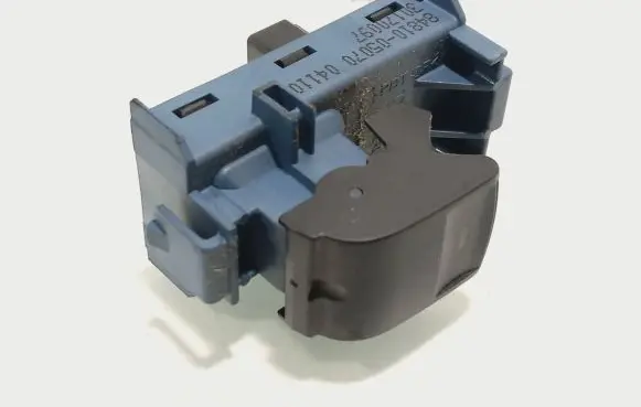 Toyota Avensis T270 Electric window control switch 8481005070 30170097