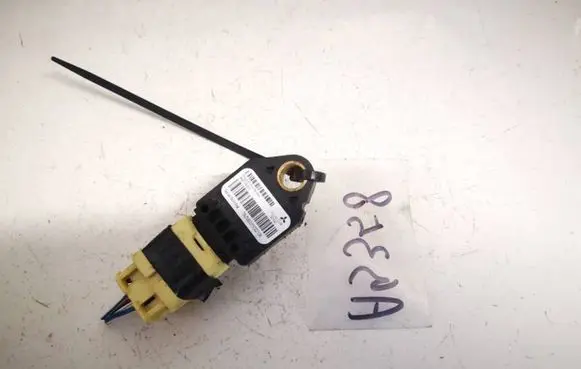 Mitsubishi Outlander Airbag deployment crash/impact sensor 8651a001 39754c