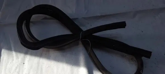 Mitsubishi Outlander Rubber seal front coupe door 