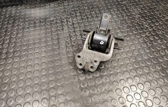 Peugeot 4007 Engine mount bracket