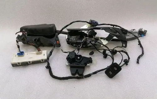Mercedes-Benz C W205 Tailgate/trunk/boot lock/catch/latch A2058200042