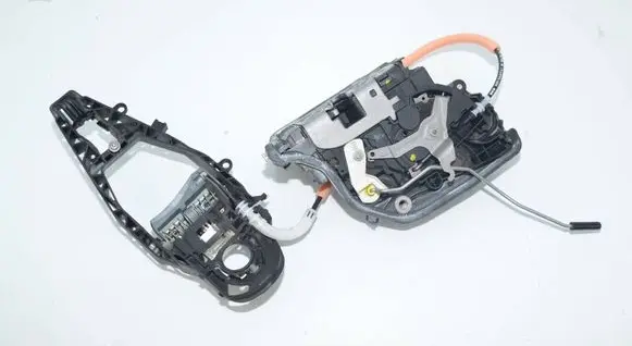 BMW 5 G30 G31 G38 Front door lock 7477688 9881774 51217477688