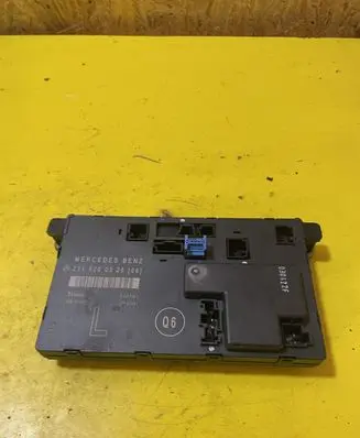 Mercedes-Benz E W211 Door control unit/module 2118200326