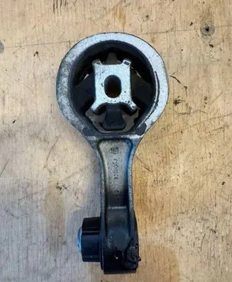 Renault Trafic II (X83) Engine mount vacuum valve 8200404271A