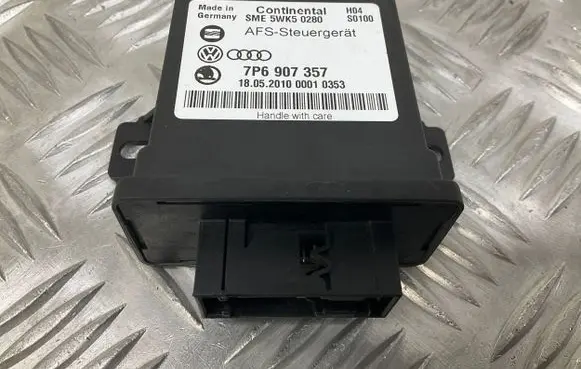 Volkswagen Touareg II Light module LCM 7P6907357