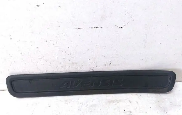 Toyota Avensis T270 Rear sill trim cover 6791605040