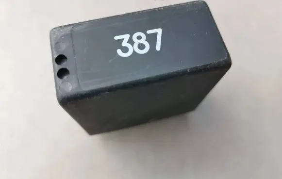 Audi A4 S4 B5 8D Other relay 4B0919471 5KG00656804