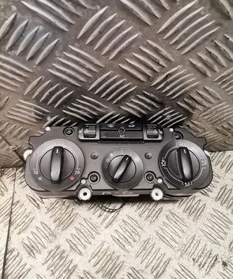 Volkswagen PASSAT B6 Climate control unit