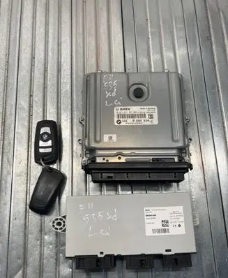 BMW 5 F10 F11 Engine control unit/module 8586536 0281031951 030474583