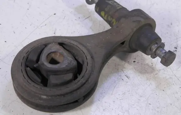 Fiat Punto (188) Engine mounting bracket